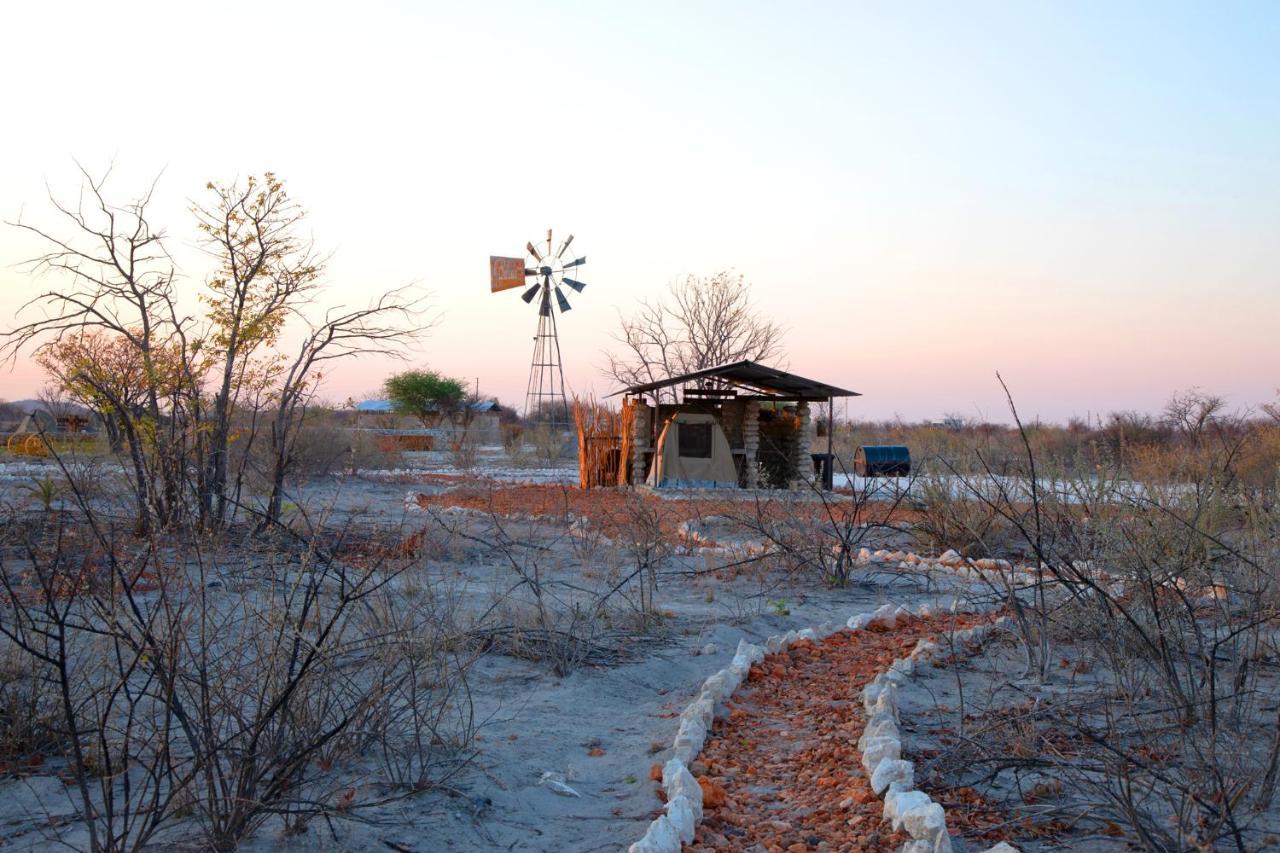 Etosha Trading Post Campsite Окаукуэджо Экстерьер фото
